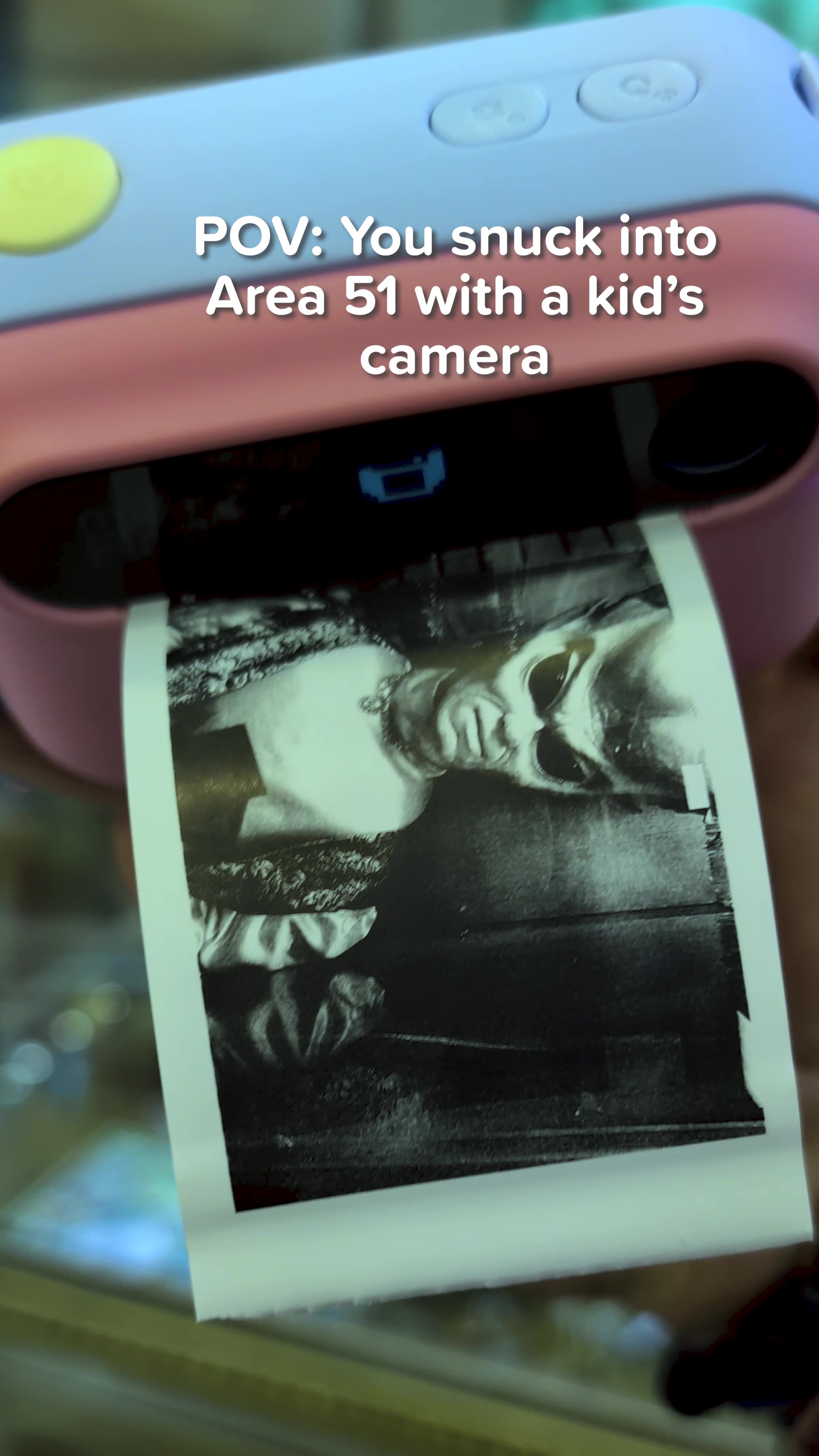 👽 Snuck into Area 51…
📸 Captured an alien with a kid’s cam?! #instantprint