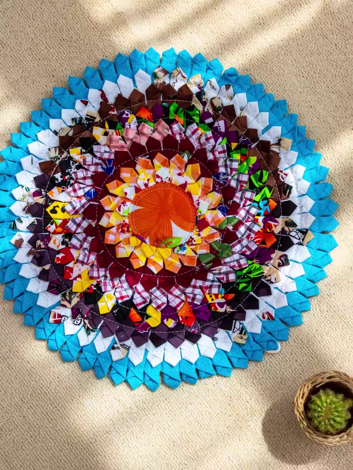 Sunday Burning Its bright and harmonious color combination can not only add a bright color to your home environment, but also show a unique exotic charm. The exquisite sewing process ensures the durability of the cushion, and it is not easy to def...