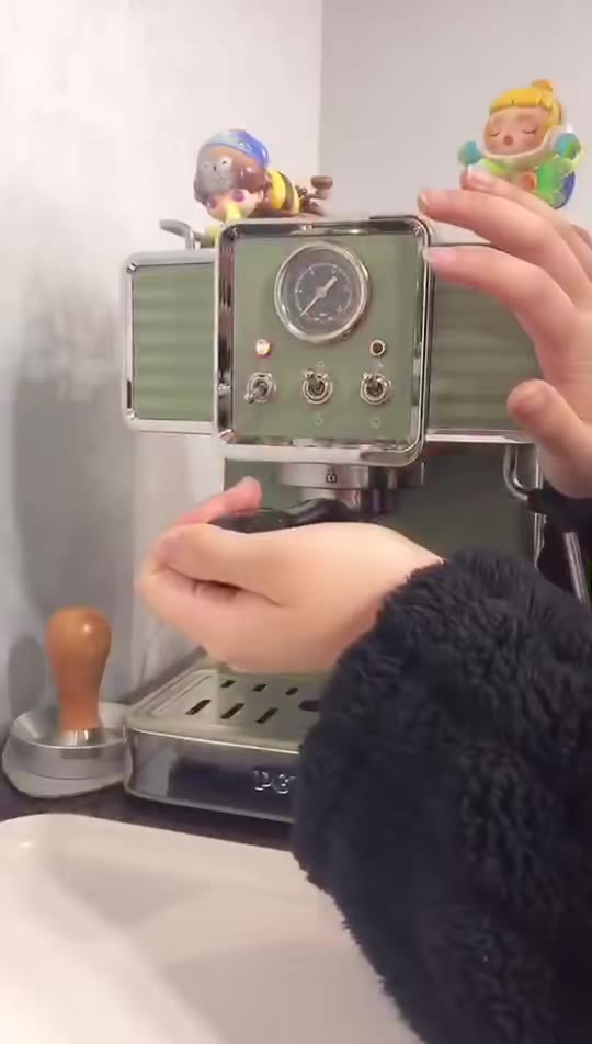 Kita buat kopi bersama hari ini ya             #coffee #coffeetime #coffeemachine #petrus #espresso #fyp #mesinkopi #kopi #barista #coffeedaily #coffeeaddict #coffeetok