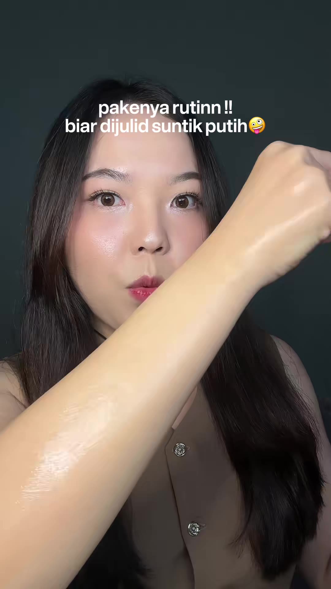 otw restock udah mau abis🥲      #whiteinc #bodylotionaha #bodyserum