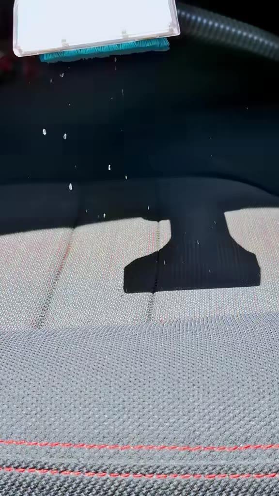 Clean your car in the simplest way🚗🫧. SteamDuo S5 always accomplish its work✨!      #spotcleaner #carwash #clean #carwashing #cartiktok #spotclean