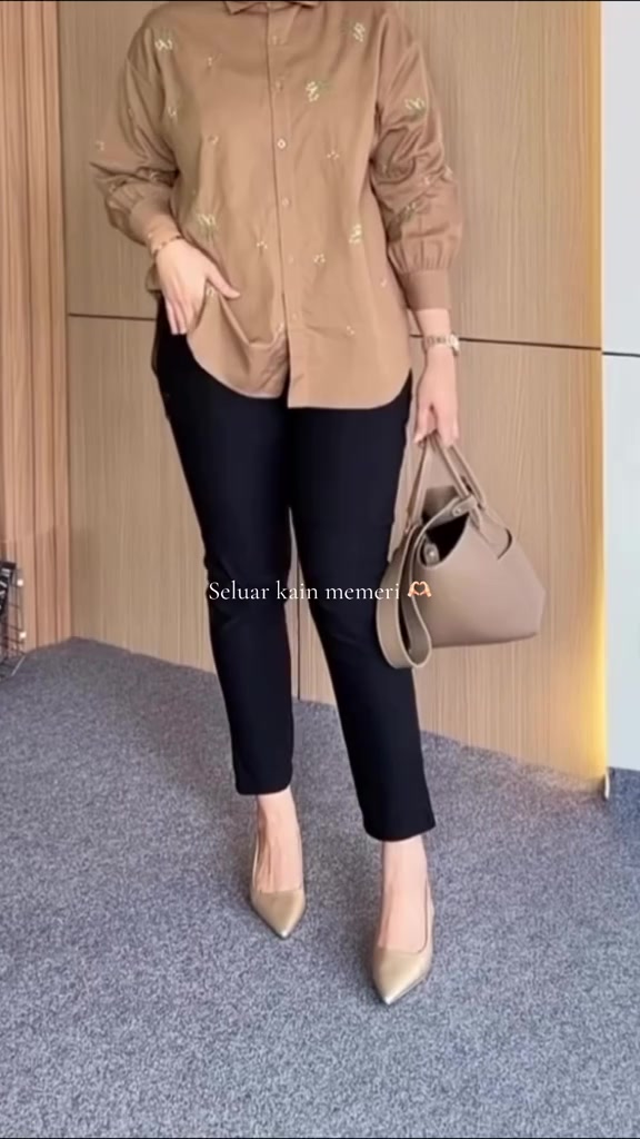 Seluar ni memang multi purpose ✨ Nak pakai casual boleh nak pakai ke office pun boleh 💃🏻 Material memeri cutting helok terletak     #seluarviral #seluarplussize #seluarmurah