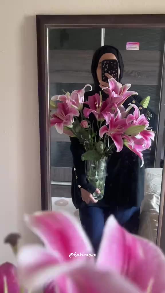 Bold,elegance ,and love after blooming 💕 My favourite lilies 💕       #bungalily #freshflower #indoorflowers #orientallily #floristika
