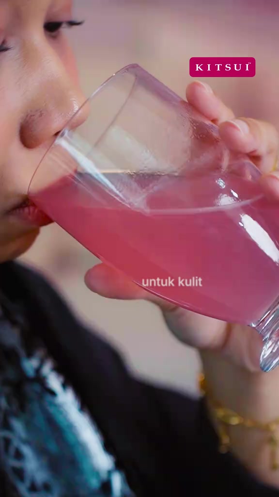 Kulit yang sihat untuk tahun baharu ✨ Diperkaya dengan: 🍇 Grape Seed Extract 🤍 Dermania Korea 💚 Probiotik + Prebiotik Tinggalkan kulit kusam pada tahun 2026 bersama Kitsui Whitie Snow, membantu memperbaiki tona kulit anda dan menjadikan kulit t...