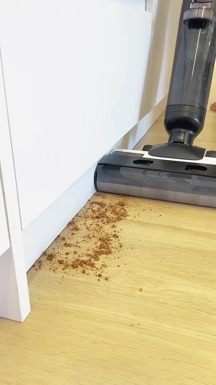 For effective edge cleaning 👍🏻      #perysmith #edgecleaning #wetndry #vacuumcleaner