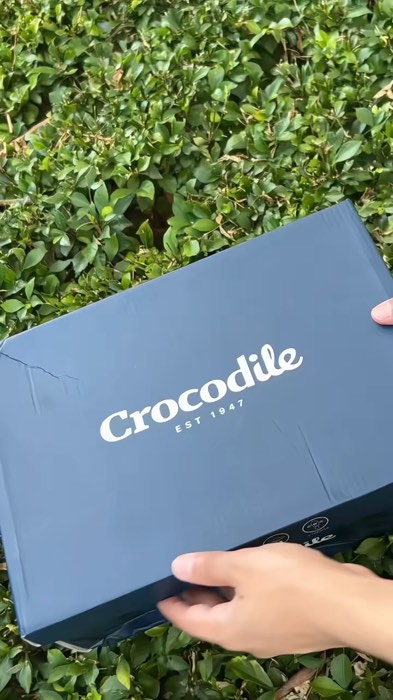 Crocodile Sandal Lelaki 🐊 Kulit lembu asli, slip-on, selesa & bergaya. Warna coklat klasik, sesuai untuk harian & santai!
