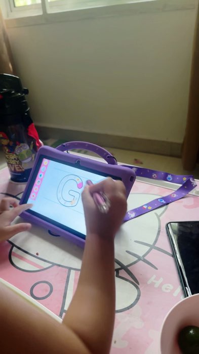 Sangat best ya. Anak saya 2 tahun dah pandai main ni . Beli tablet siap dapat iwawa ya #tablet #Kid