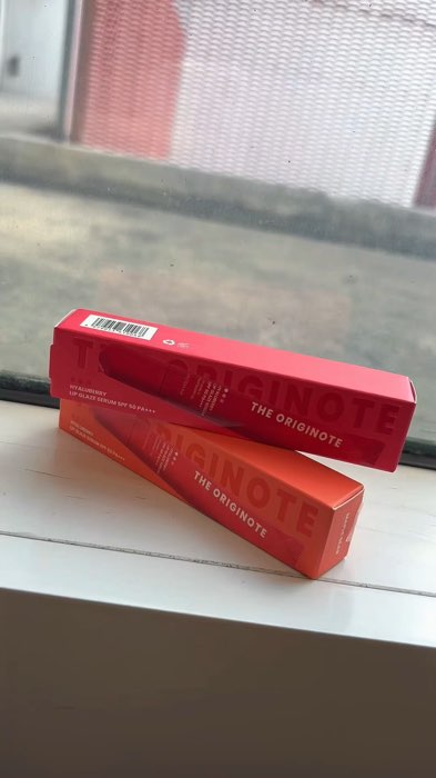 Lip glaze serum by The Originote