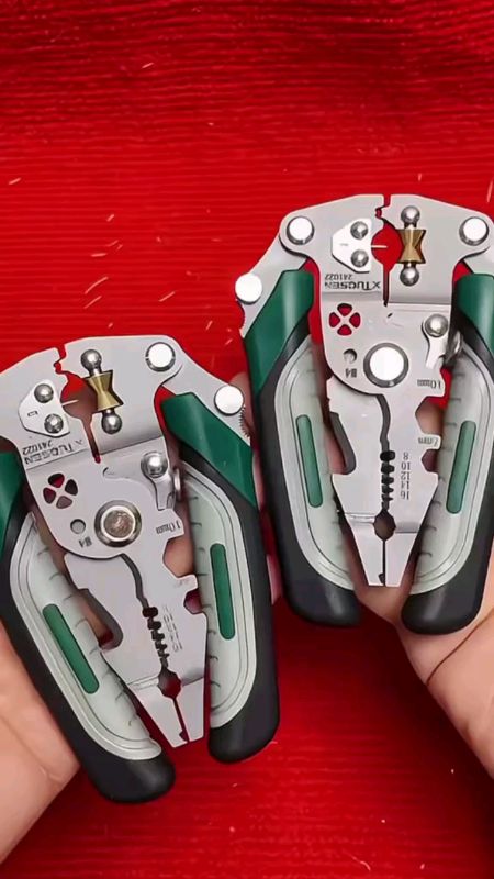 [Fast Delivery] 1pc Multi-Functional Folding Wire Stripper, Portable Electrician'S Tool, Metal Material, for Electrical Repair, Installation, and Auto