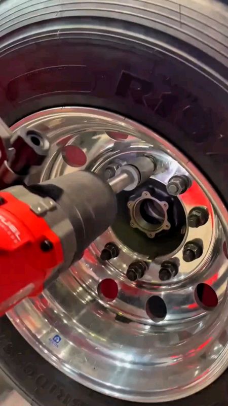 Milwaukee M18 D-Handle Cordless Impact👆👆#Milwaukee #impactwrench #cordlessimpact #hightorque #powertools