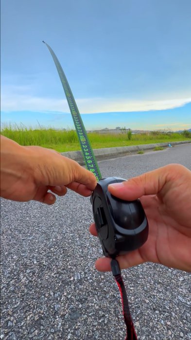 Thicker Tape Measure: Durable and Bend-Resistant for Accurate Measurement in Millimeters and Meters.  #measuringtape #pengukur #renovation  #construct