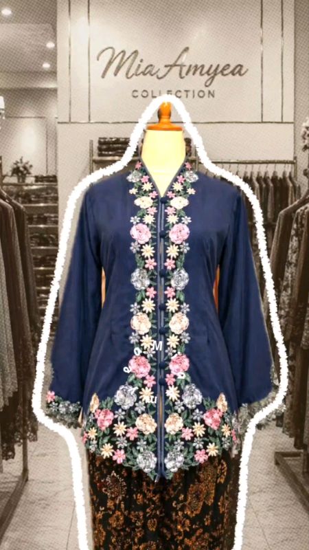 #kebaya #kebayasulam #kebayabunga #kebayaindonesia