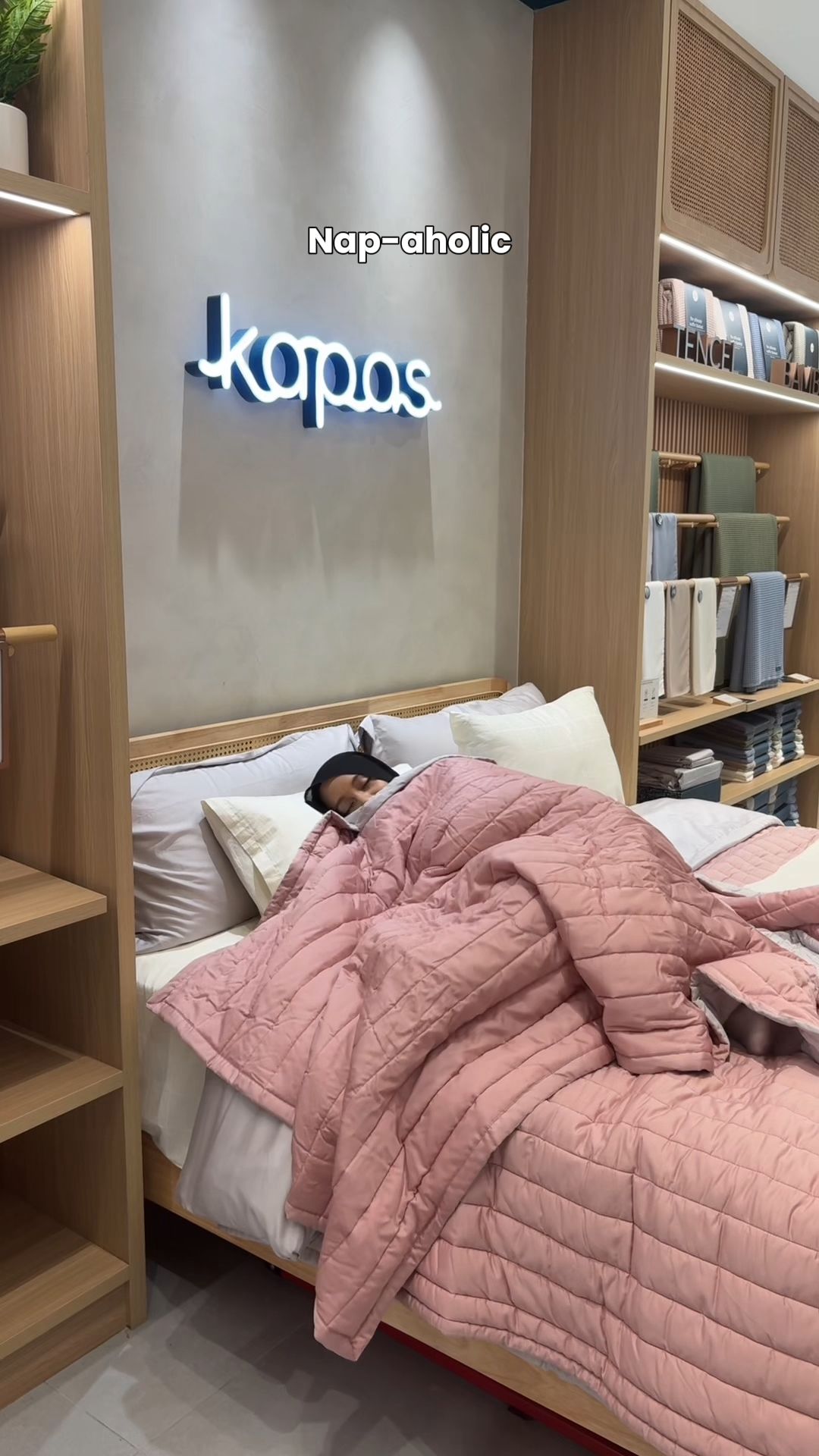 Turn into a napaholic with this comforter 😴! Shop NOW🧡! #kapasliving #comforter #tencel #bestbuy #BeddingEssentials